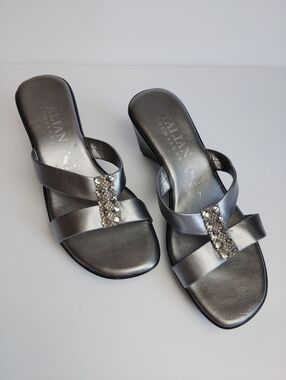 Italian Shoemaker Women's Size 7 Silver Mid Wedge Sandals with Rhinestones